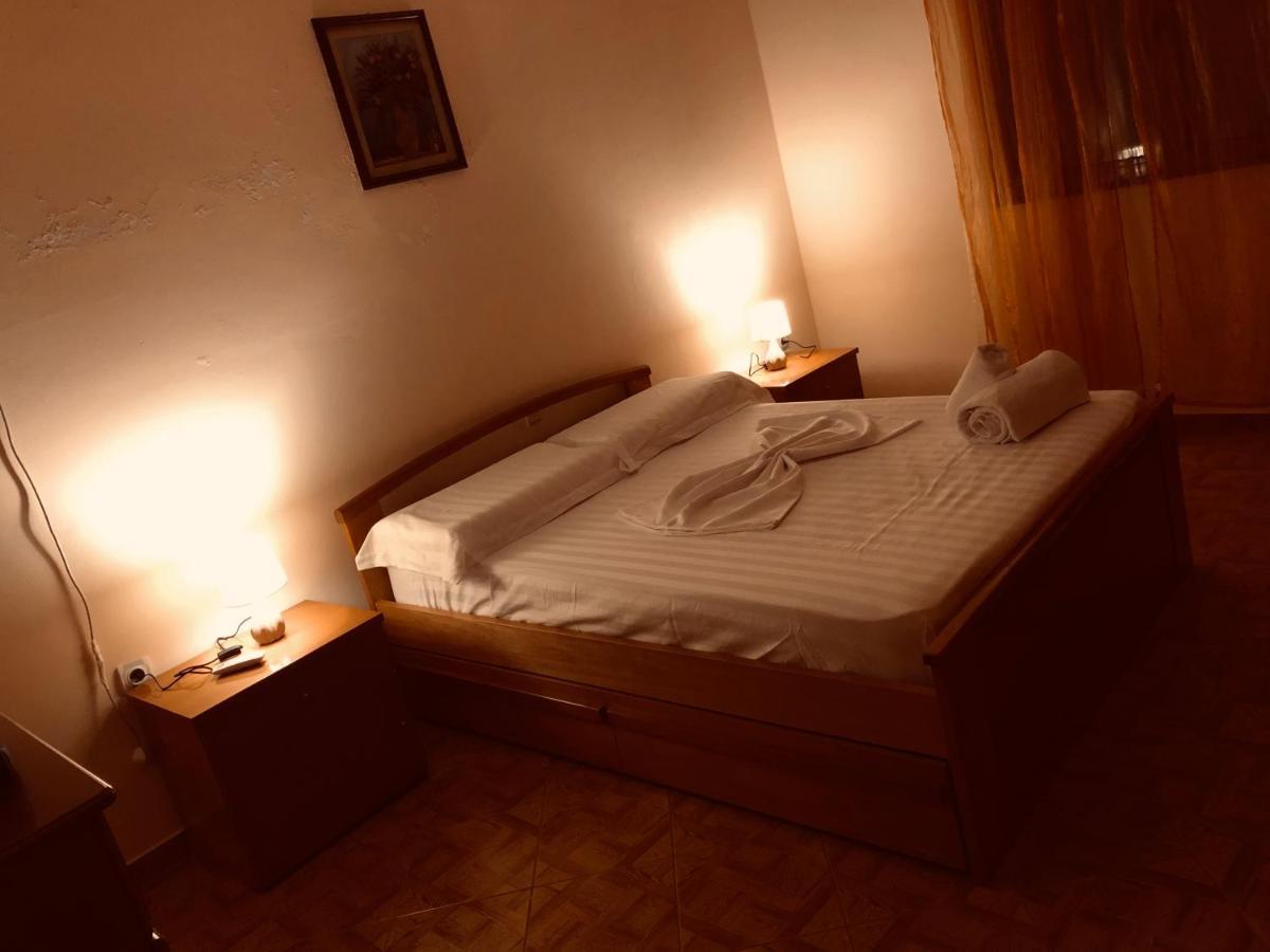 Comfort Guest Rooms Vila Hm ซารานเดอ ภายนอก รูปภาพ