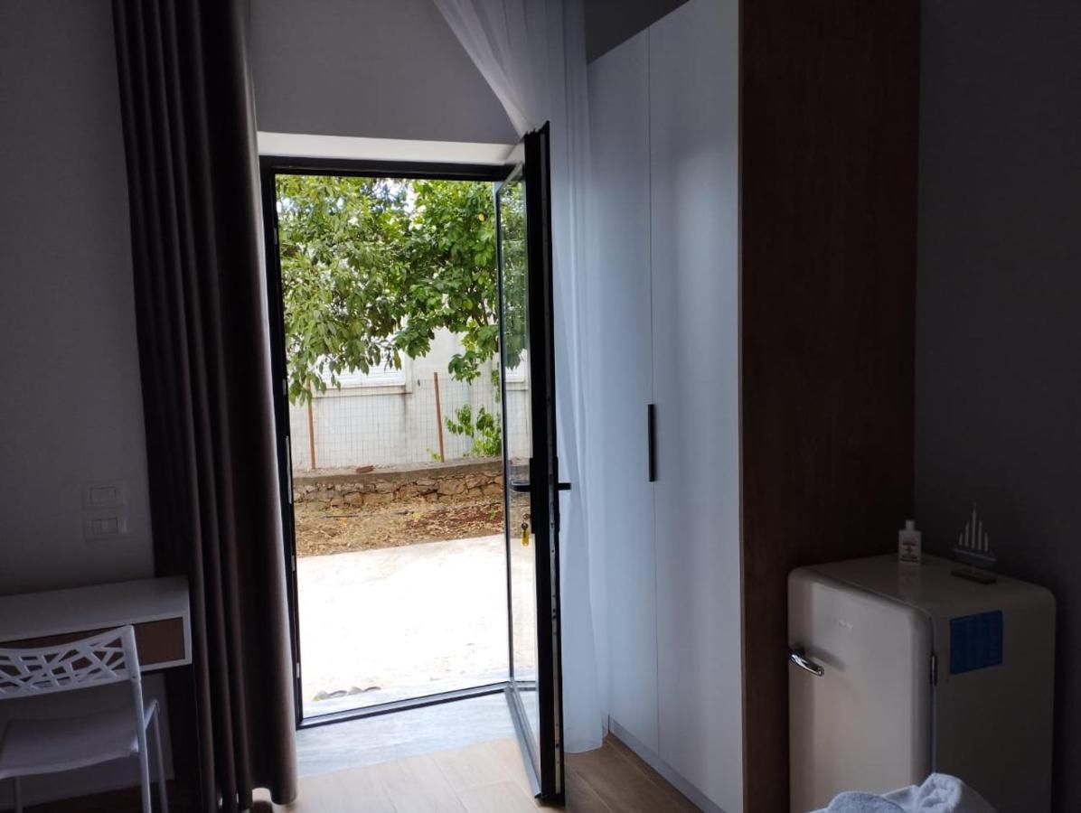 Comfort Guest Rooms Vila Hm ซารานเดอ ภายนอก รูปภาพ