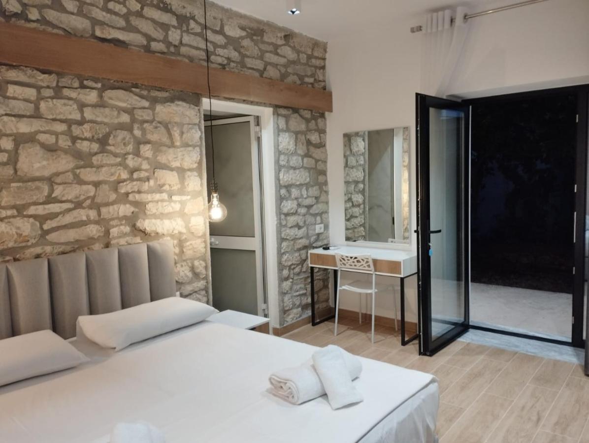 Comfort Guest Rooms Vila Hm ซารานเดอ ภายนอก รูปภาพ